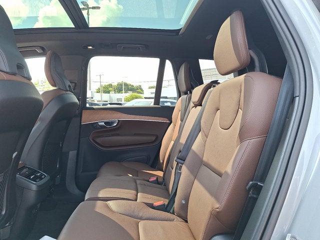 2024 Volvo XC90 Plus Bright Theme