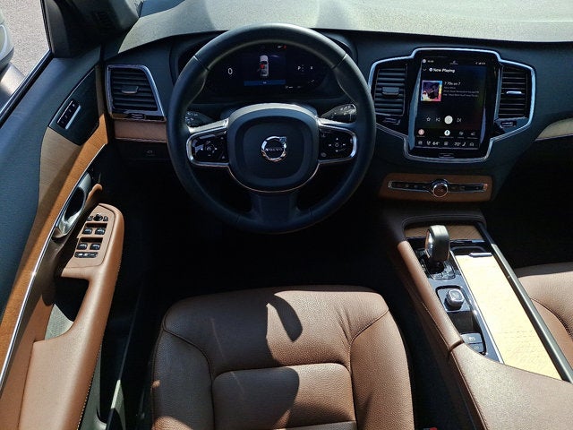 2024 Volvo XC90 Plus Bright Theme