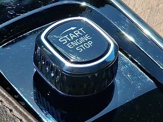 2024 Volvo XC90 Plus Bright Theme