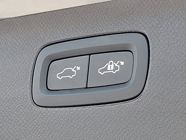 2024 Volvo XC90 Plus Bright Theme
