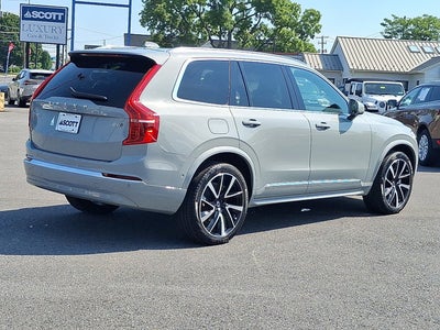 2024 Volvo XC90 Plus Bright Theme