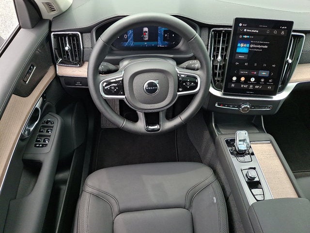2026 Volvo XC90 Plus