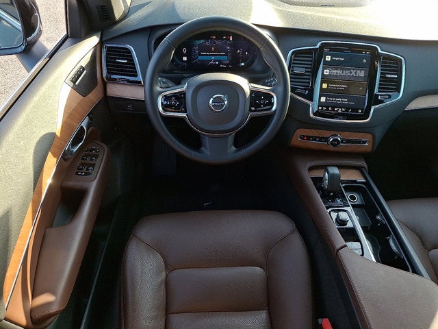 2024 Volvo XC90 Plus Bright Theme