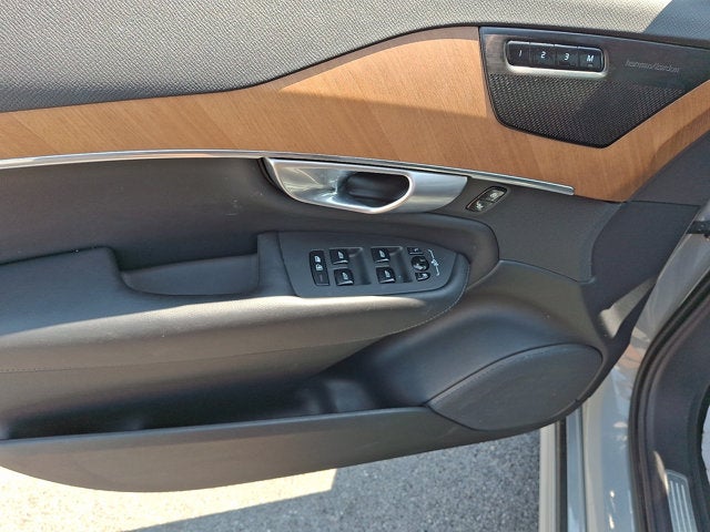 2024 Volvo XC90 Plus Bright Theme