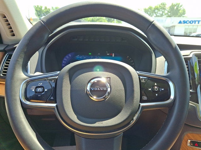 2024 Volvo XC90 Plus Bright Theme