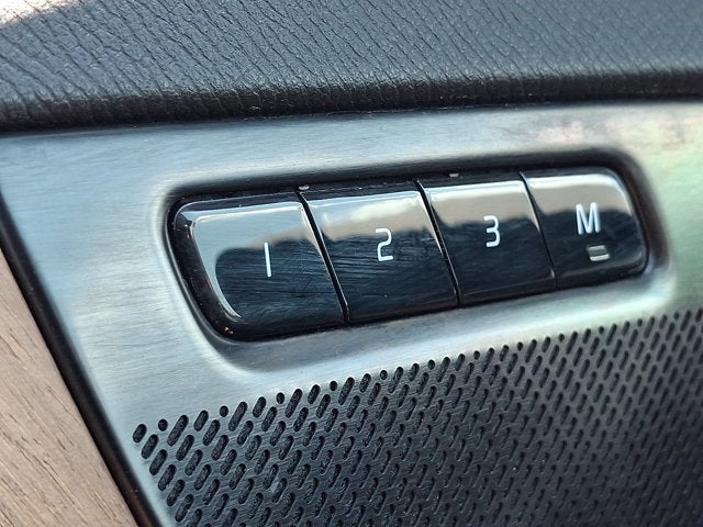 2024 Volvo XC90 Plus Bright Theme
