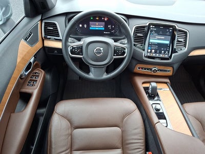2024 Volvo XC90 Plus Bright Theme