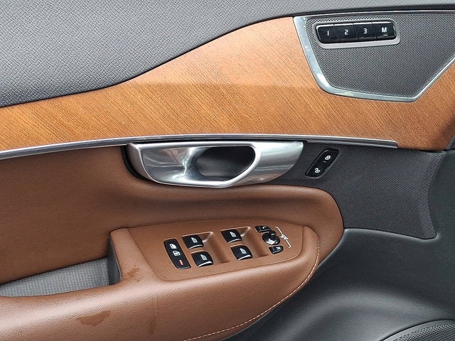 2024 Volvo XC90 Plus Bright Theme