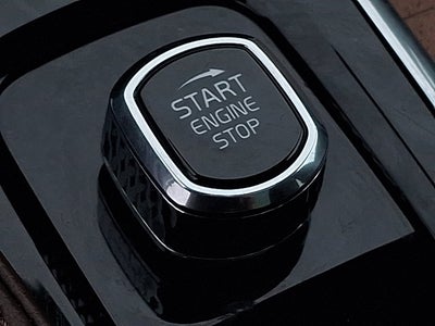 2024 Volvo XC90 Plus Bright Theme