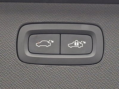 2024 Volvo XC90 Plus Bright Theme