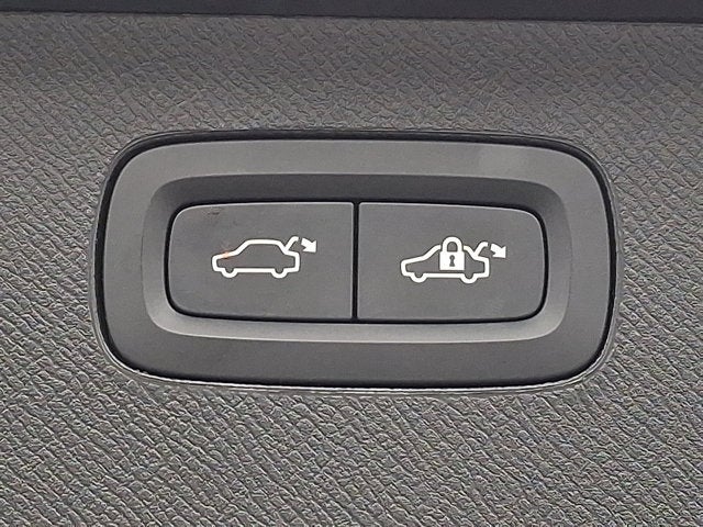 2024 Volvo XC90 Plus Bright Theme