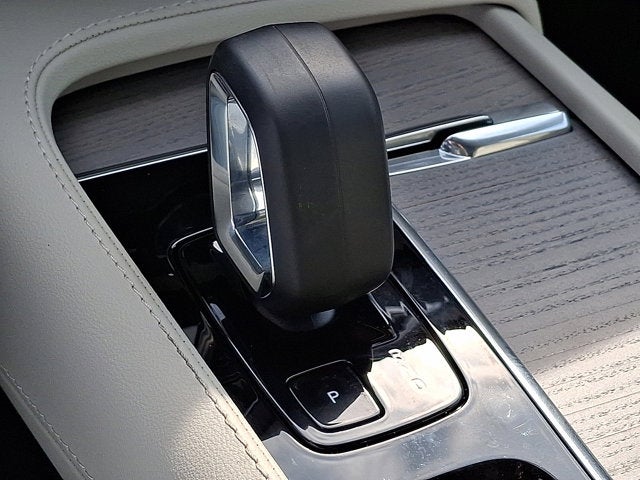 2025 Volvo XC90 Plus