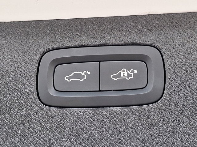 2025 Volvo XC90 Plus