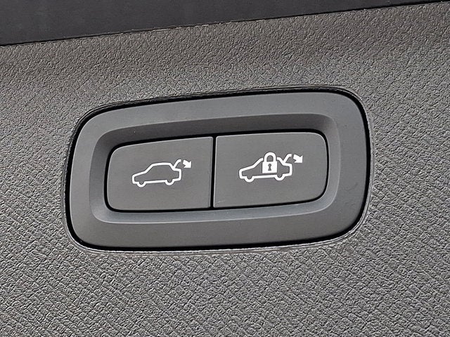 2024 Volvo XC90 Ultimate Bright Theme