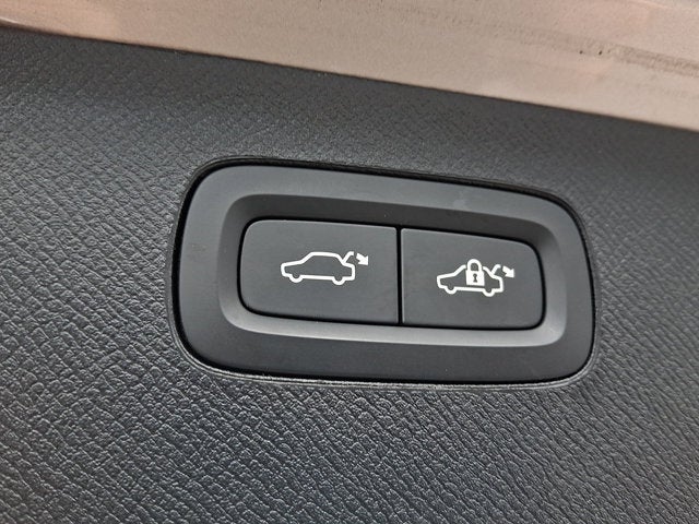 2025 Volvo XC90 Ultra