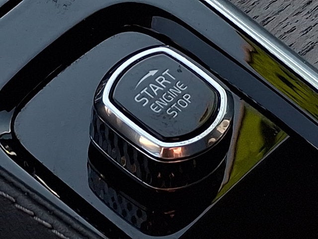 2024 Volvo XC90 Ultimate Bright Theme