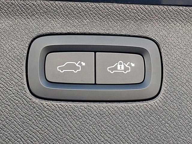 2024 Volvo XC90 Ultimate Bright Theme