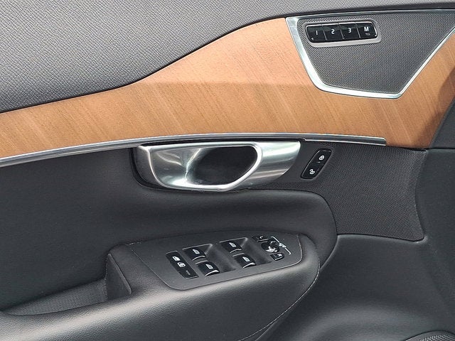 2023 Volvo XC90 Plus