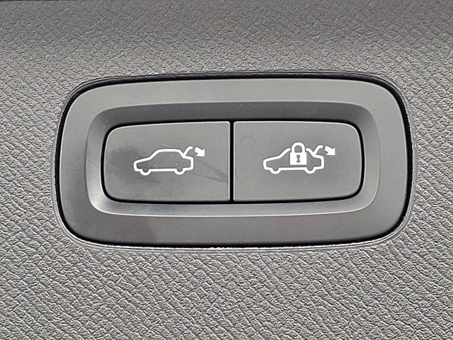 2023 Volvo XC90 Plus