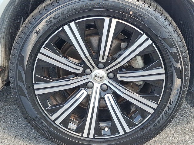 2023 Volvo XC90 Plus