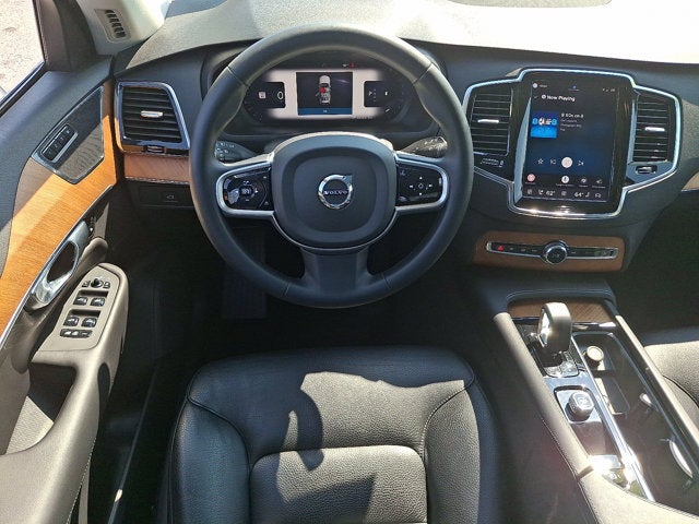 2023 Volvo XC90 Plus