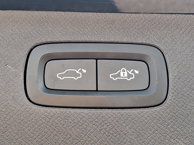 2023 Volvo XC90 Plus