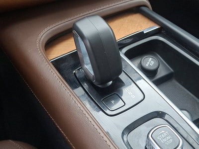 2023 Volvo XC90 Plus