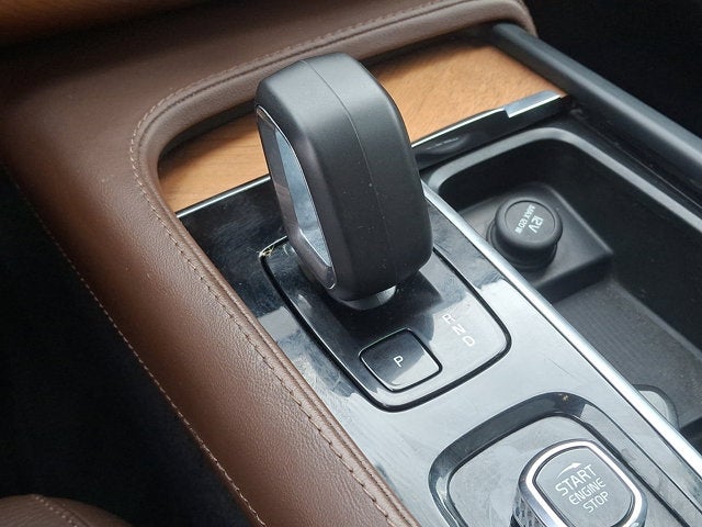 2023 Volvo XC90 Plus