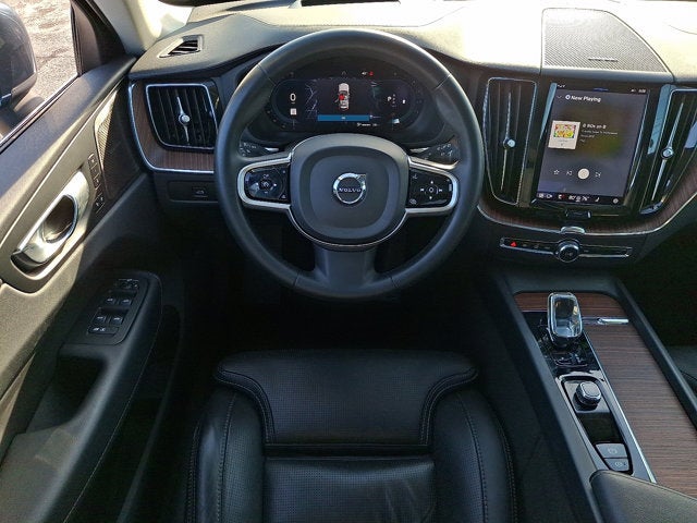 2023 Volvo XC60 Ultimate Bright Theme