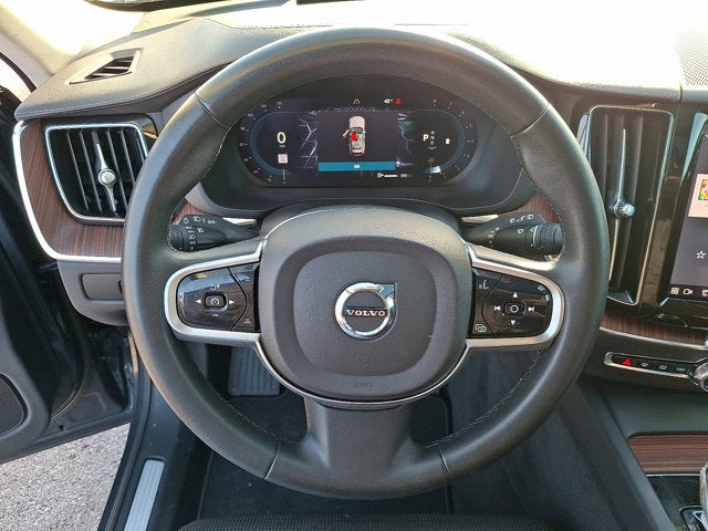 2023 Volvo XC60 Ultimate Bright Theme