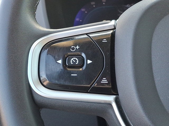 2023 Volvo XC60 Ultimate Bright Theme