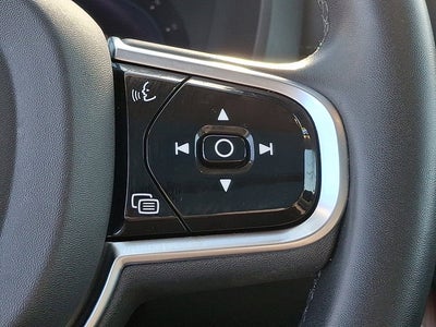 2023 Volvo XC60 Ultimate Bright Theme