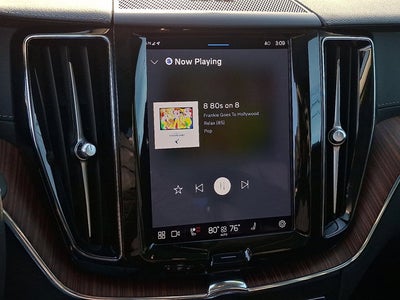 2023 Volvo XC60 Ultimate Bright Theme