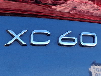 2023 Volvo XC60 Ultimate Bright Theme
