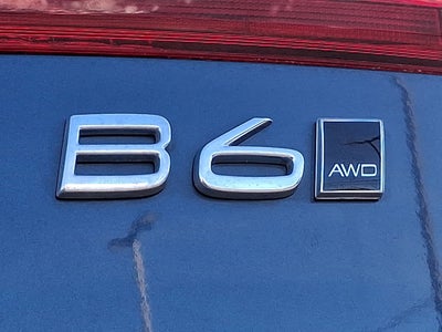 2023 Volvo XC60 Ultimate Bright Theme