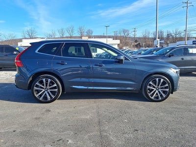 2023 Volvo XC60 Ultimate Bright Theme