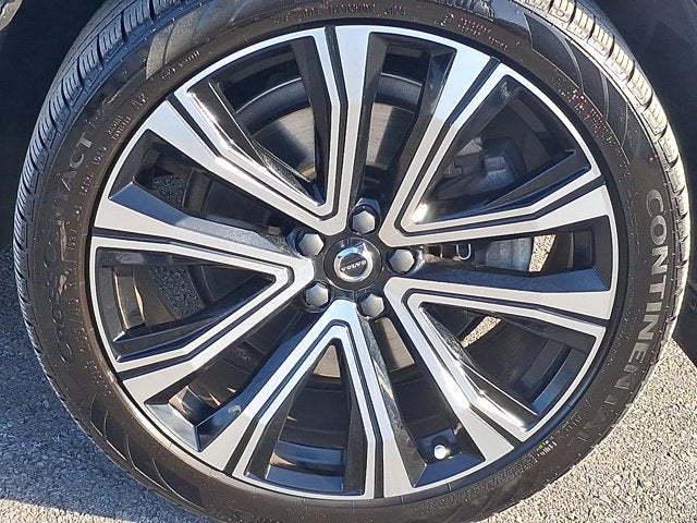 2023 Volvo XC60 Ultimate Bright Theme