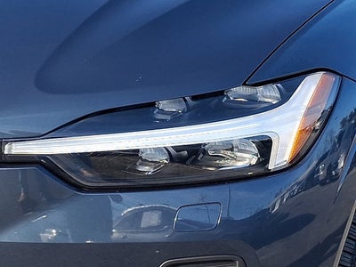 2023 Volvo XC60 Ultimate Bright Theme