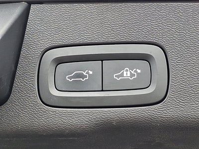 2020 Volvo XC60 Momentum