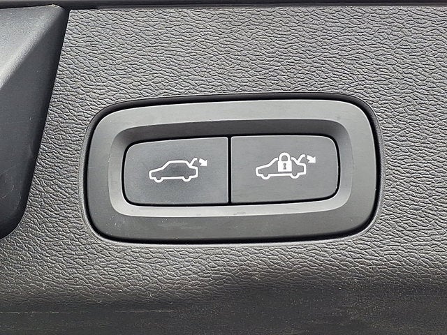 2020 Volvo XC60 Momentum