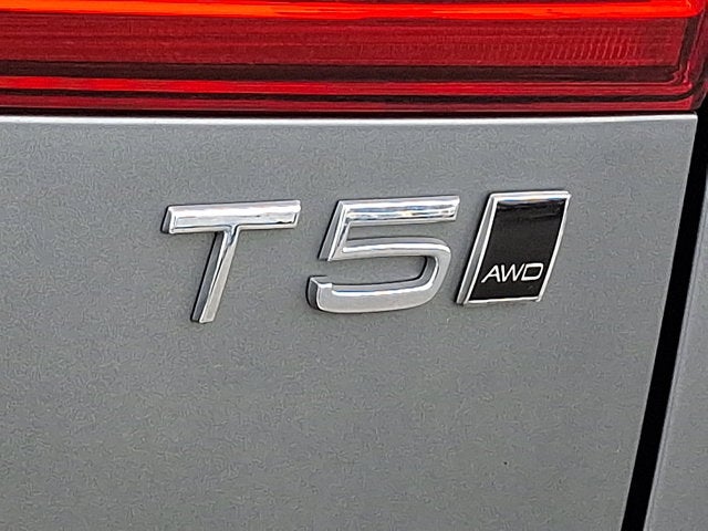 2020 Volvo XC60 Momentum