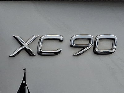 2021 Volvo XC90 Momentum