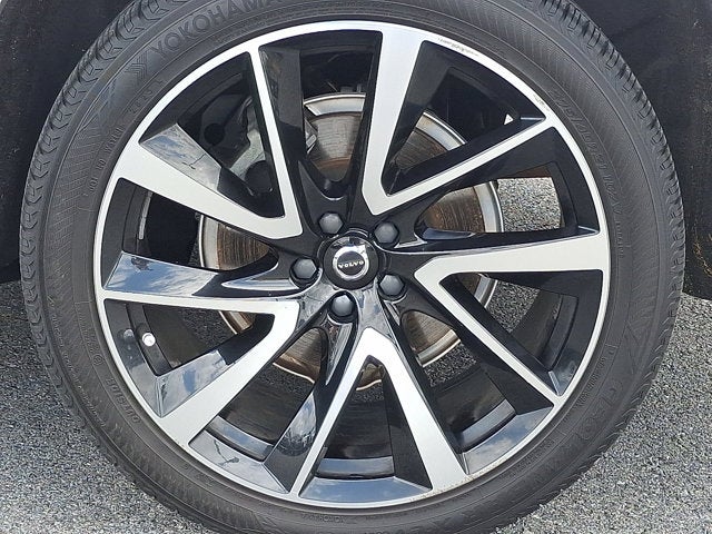 2021 Volvo XC90 Momentum
