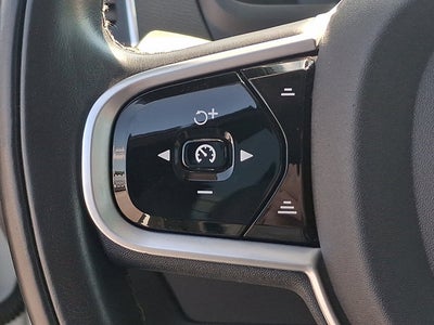 2020 Volvo XC90 Momentum