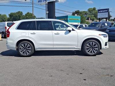 2020 Volvo XC90 Momentum