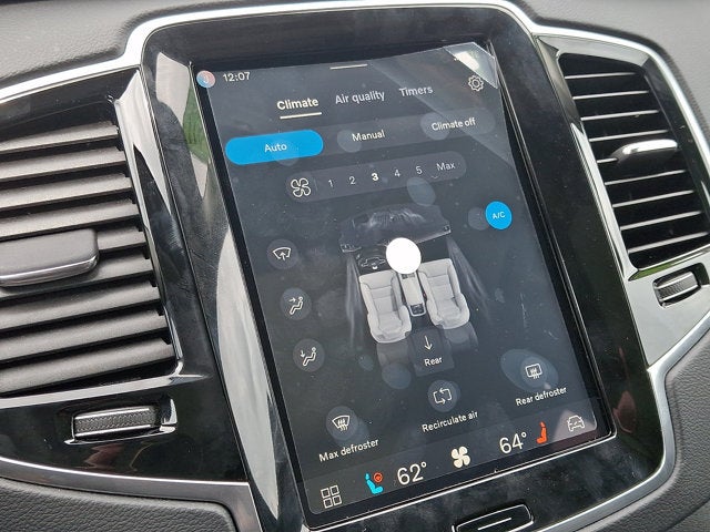 2023 Volvo XC90 Recharge Plug-In Hybrid Ultimate Bright Theme