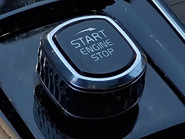 2024 Volvo XC90 Recharge Plug-In Hybrid Ultimate Bright Theme