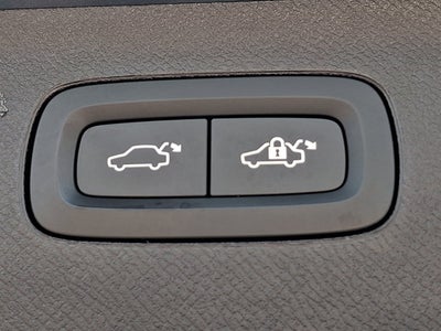 2024 Volvo XC90 Recharge Plug-In Hybrid Ultimate Bright Theme