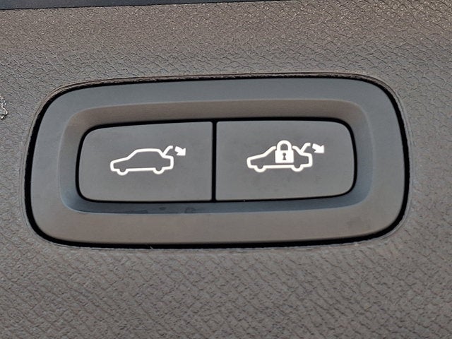 2024 Volvo XC90 Recharge Plug-In Hybrid Ultimate Bright Theme