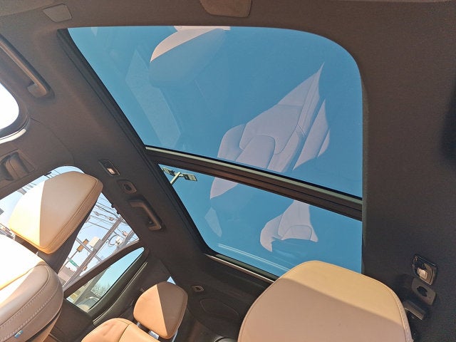 2024 Volvo XC90 Recharge Plug-In Hybrid Ultimate Bright Theme